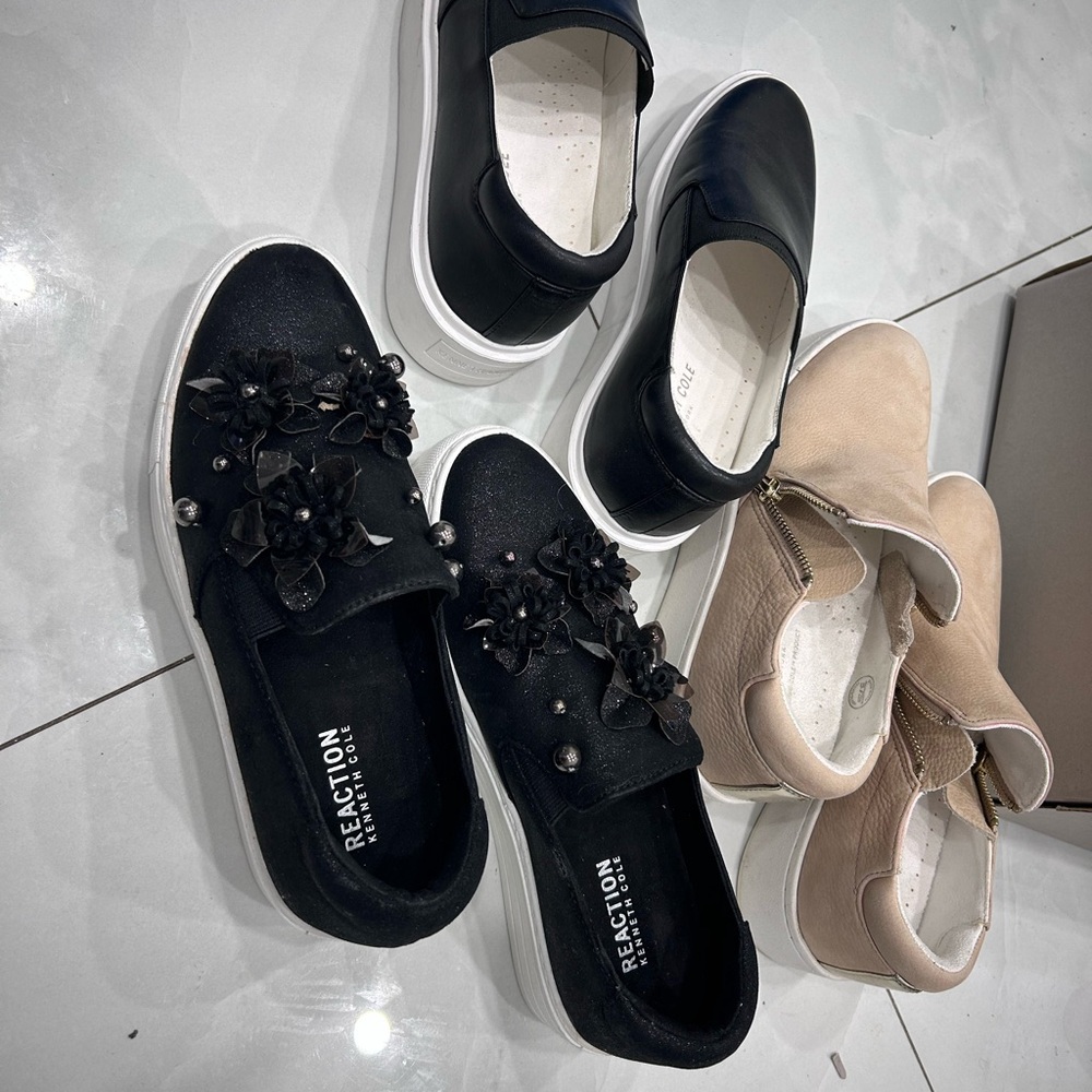 Kenneth Cole New York Black and Beige Embellished Sneakers